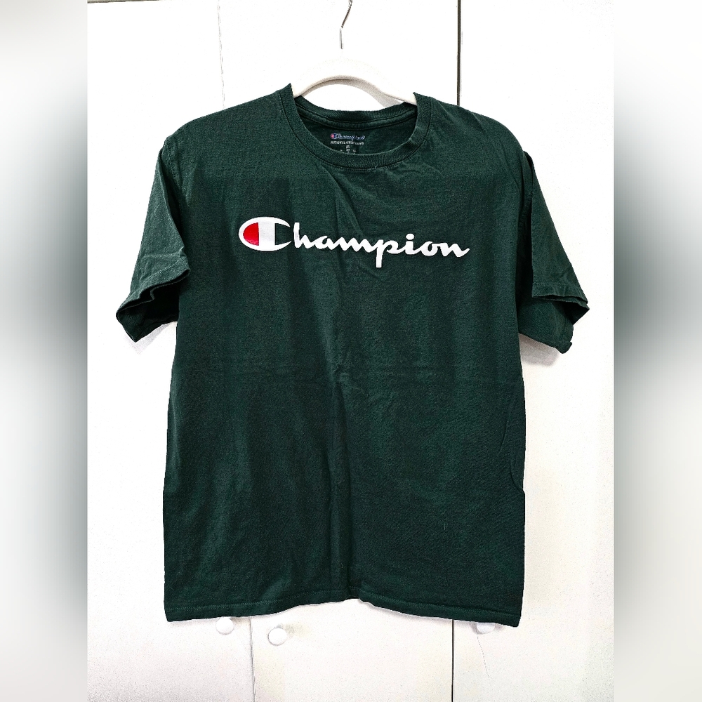 Champion t-shirt